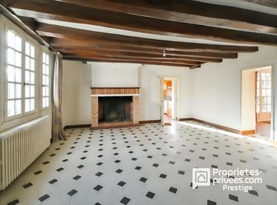 Demeure - 140 m² - 5 pièces