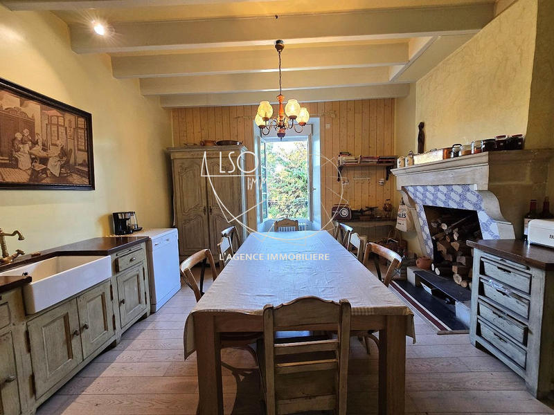 Maison ancienne - 204 m² - 7 pièces