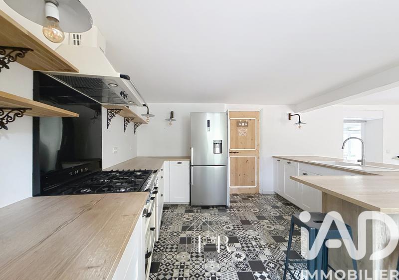 Maison - 226 m² - 6 pièces