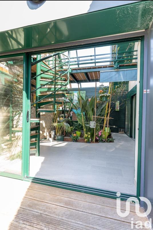 Maison - 203 m² - 7 pièces