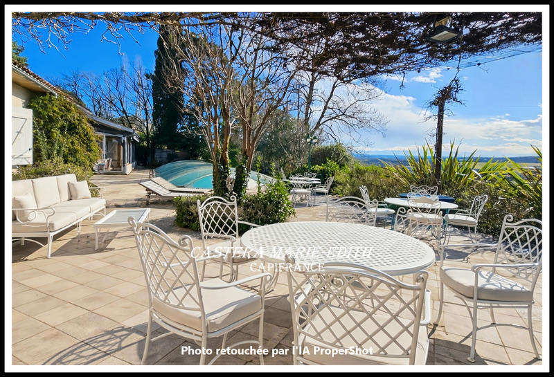 Maison - 322 m² - 9 pièces