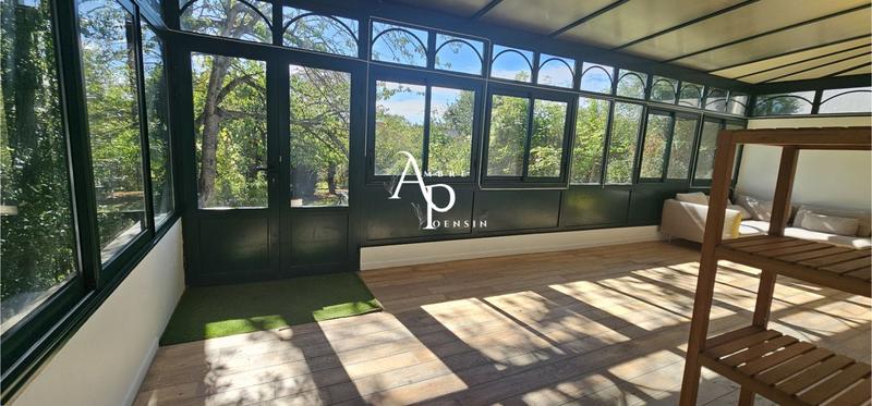 Maison - 247 m² - 10 pièces