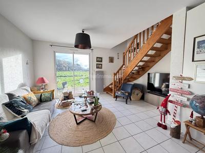 Maison - 95 m² - 5 pièces