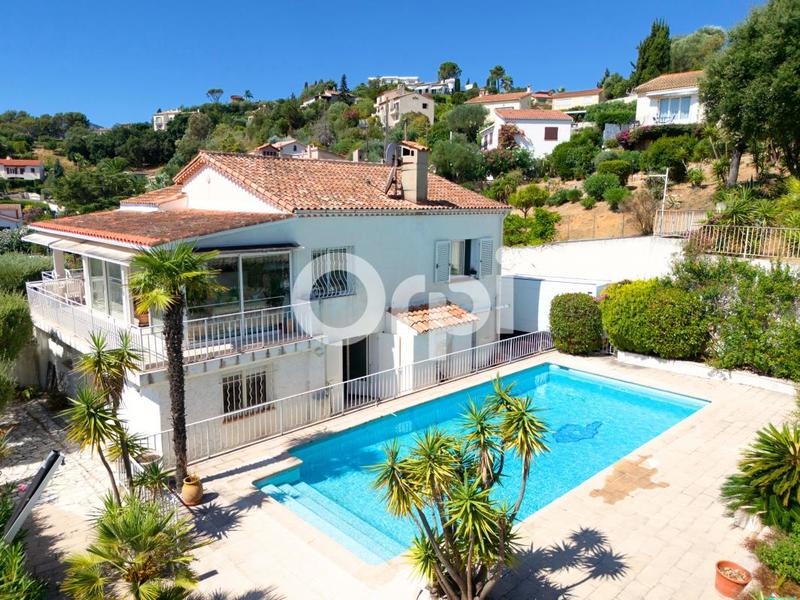 Maison - 199 m² - 7 pièces