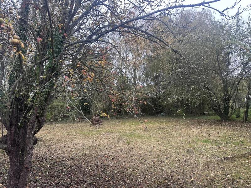 Terrain constructible - 1 000 m²
