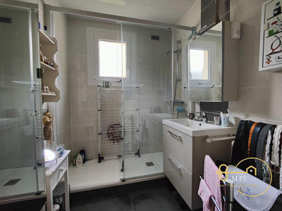 Appartement - 82 m² - 4 pièces