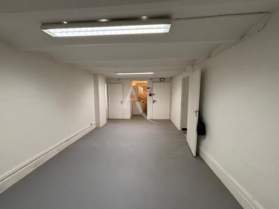 Local d'activité / Entrepôt - 99 m²