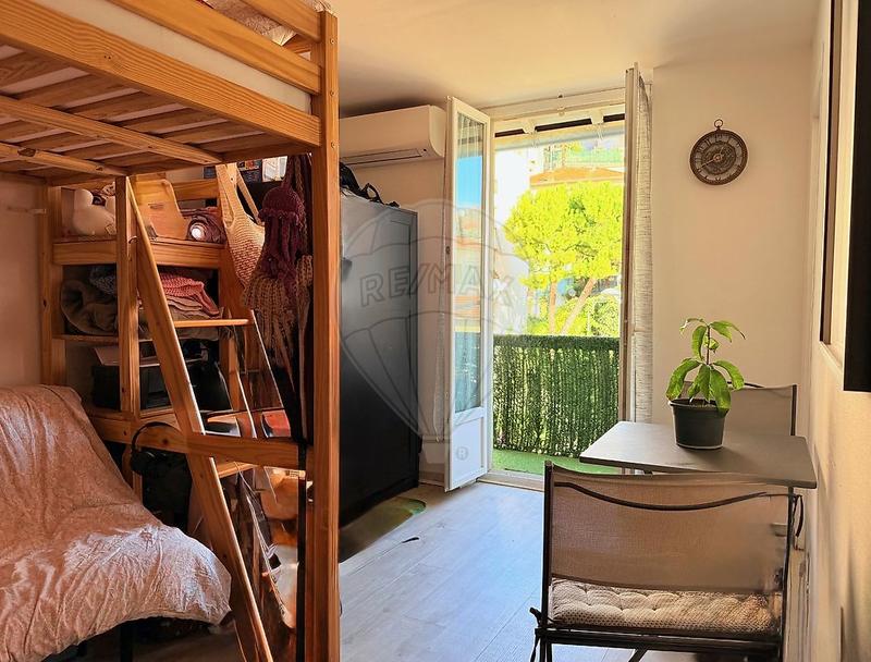 Studio - 18 m² - 1 pièce