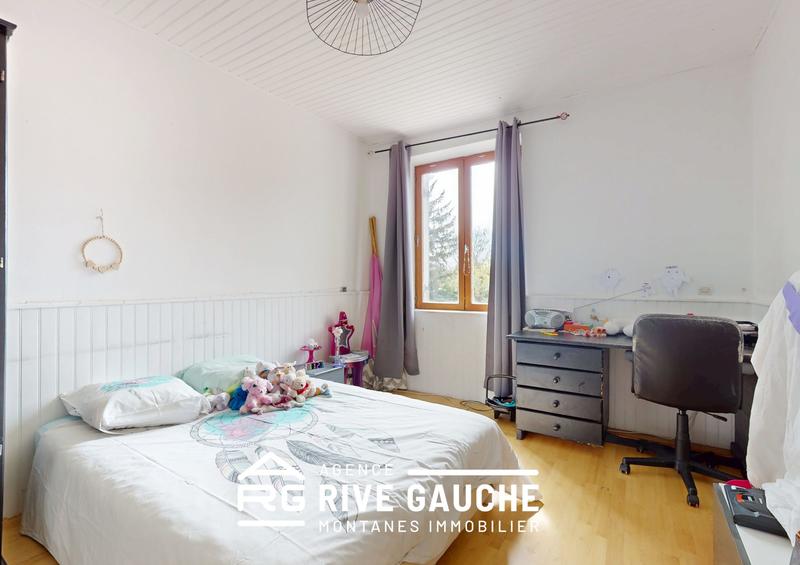 Maison traditionnelle - 208 m² - 8 pièces