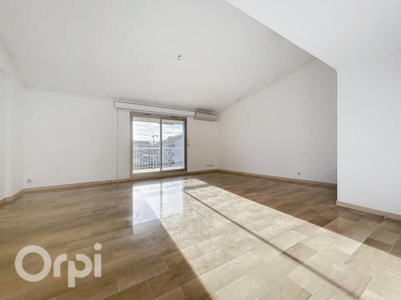 Appartement - 96 m² - 4 pièces