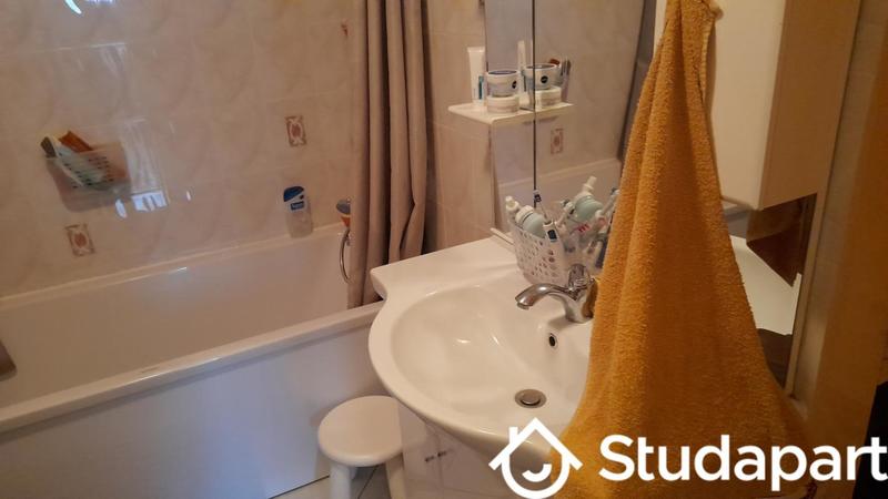 Chambre - 9 m² - 1 pièce