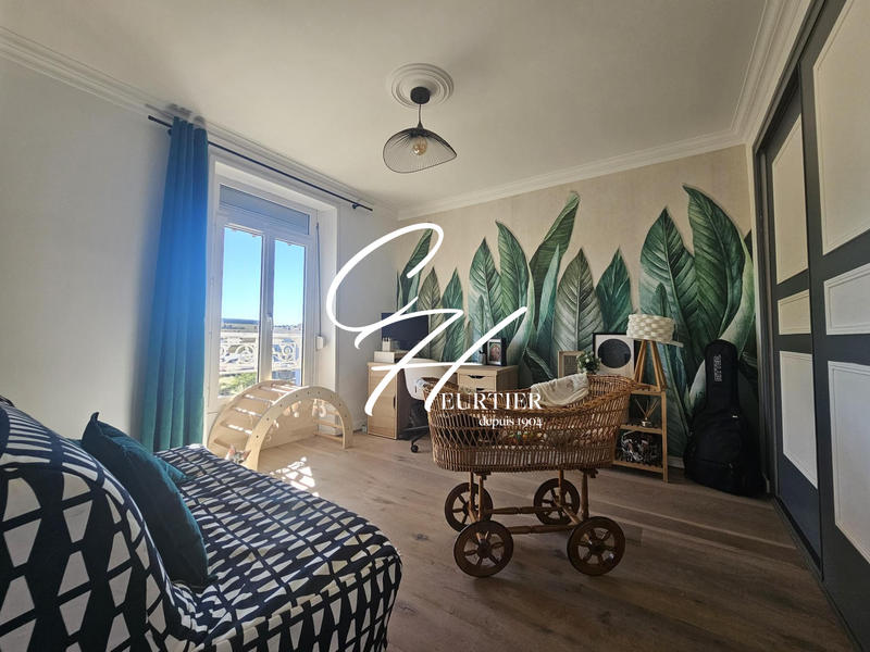 Appartement - 100 m² - 4 pièces