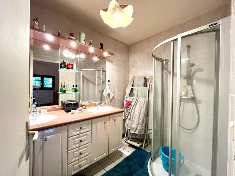 Maison - 313 m² - 9 pièces