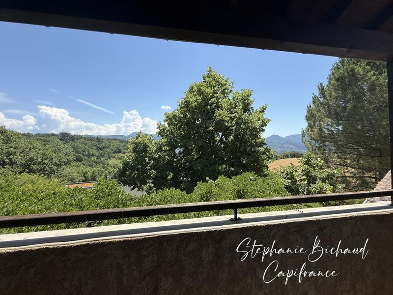 Maison - 212 m² - 7 pièces