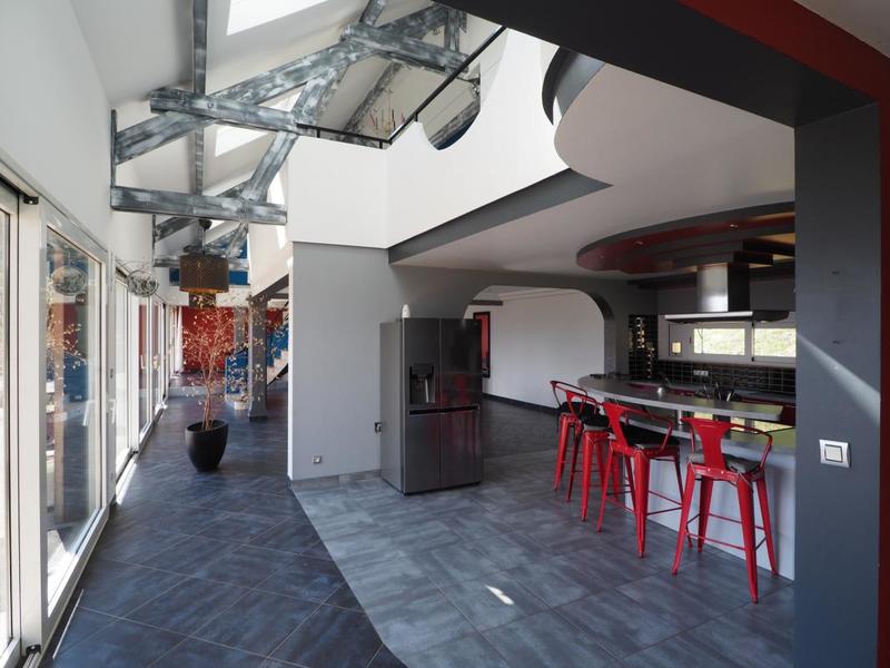 Propriété - 245 m² - 5 pièces