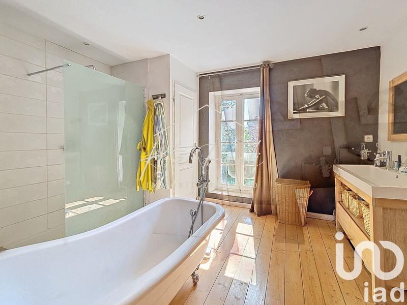 Maison - 226 m² - 13 pièces