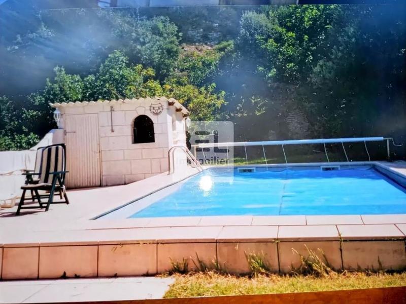 Villa - 186 m² - 8 pièces