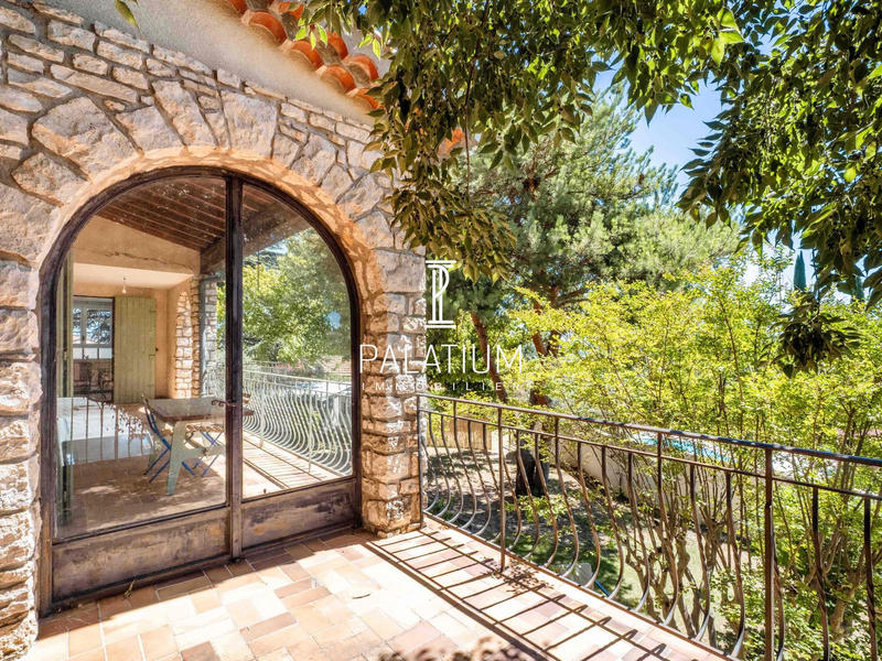 Maison - 210 m² - 8 pièces