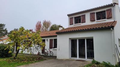 Maison - 254 m² - 12 pièces