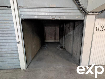 Parking / Garage - 11 m²