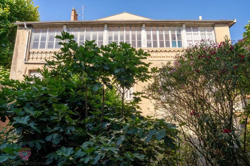 Maison de village - 282 m² - 8 pièces