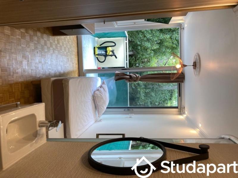 Chambre - 9 m² - 1 pièce