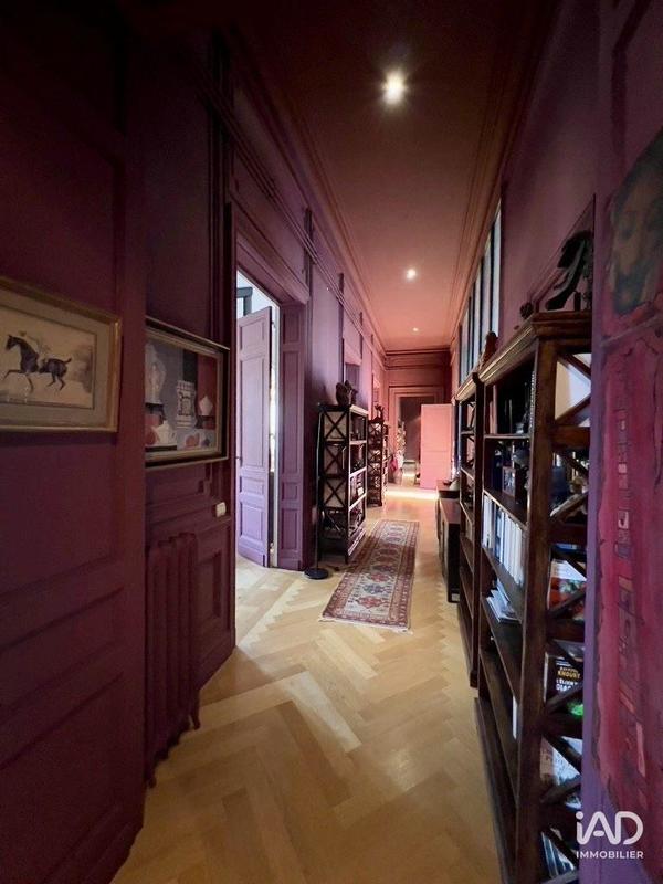 Appartement - 219 m² - 5 pièces