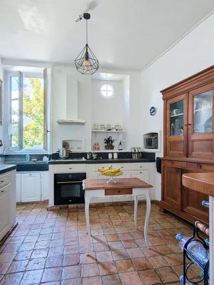 Maison - 201 m² - 9 pièces