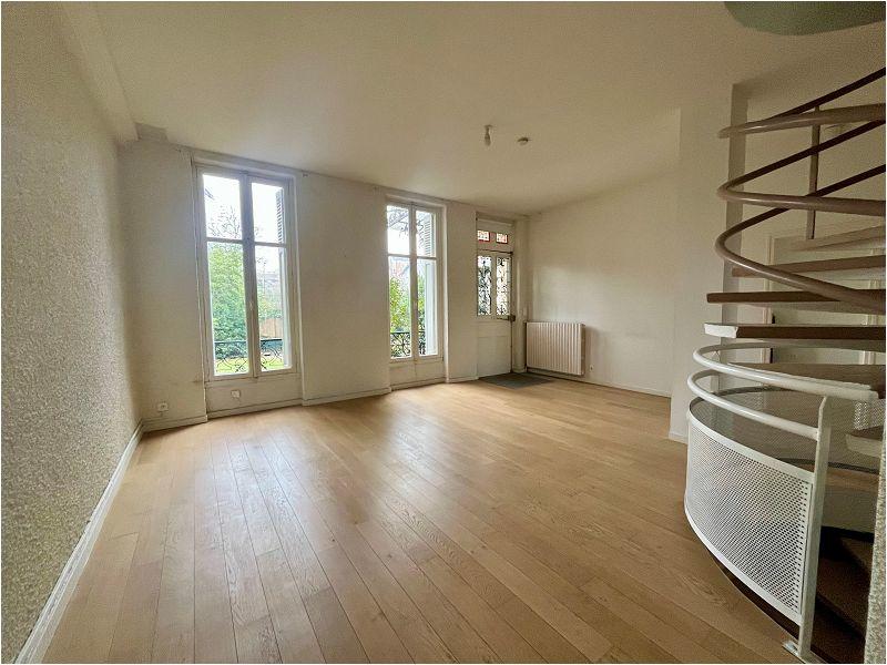 Villa - 289 m² - 6 pièces