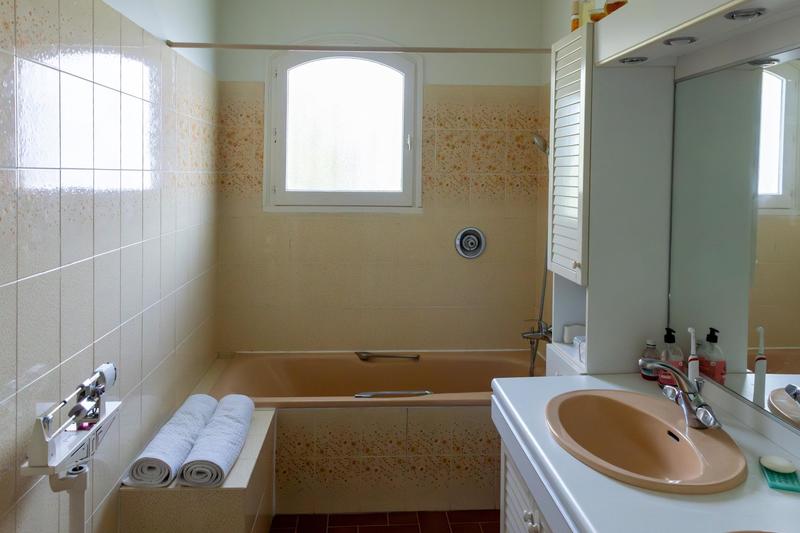 Maison - 238 m² - 8 pièces