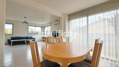 Maison jumelée - 125 m² - 6 pièces