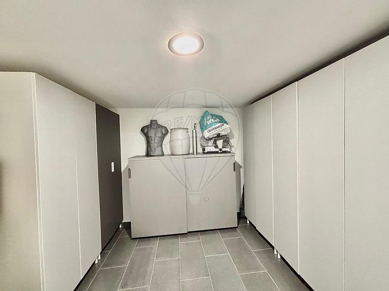 Maison - 262 m² - 6 pièces