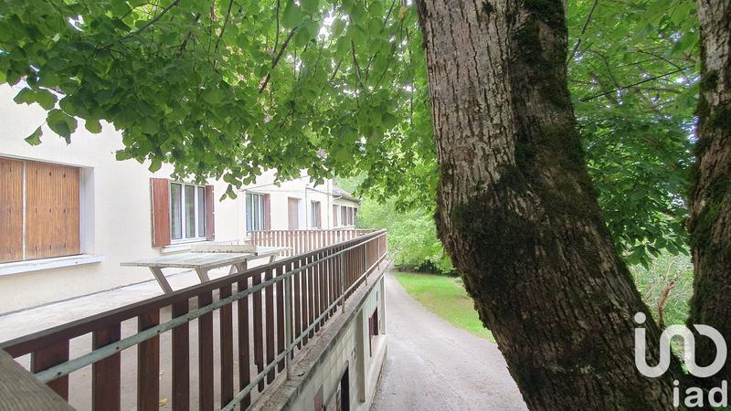 Appartement - 1 350 m² - 38 pièces