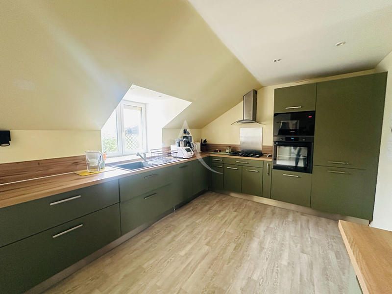 Maison - 98 m² - 5 pièces