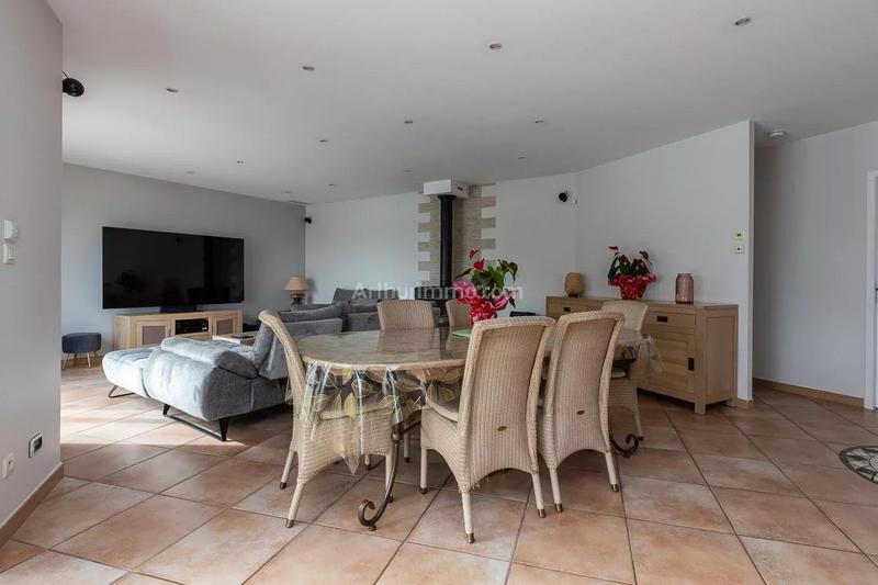 Maison - 137 m² - 5 pièces