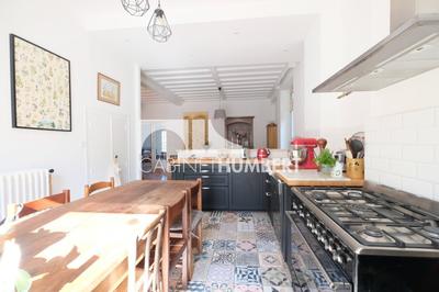 Maison - 275 m² - 8 pièces