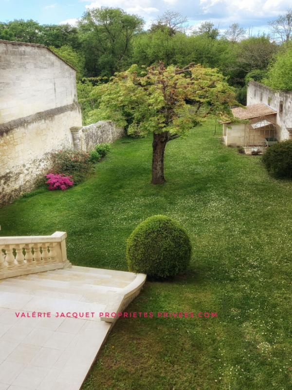 Demeure - 234 m² - 8 pièces