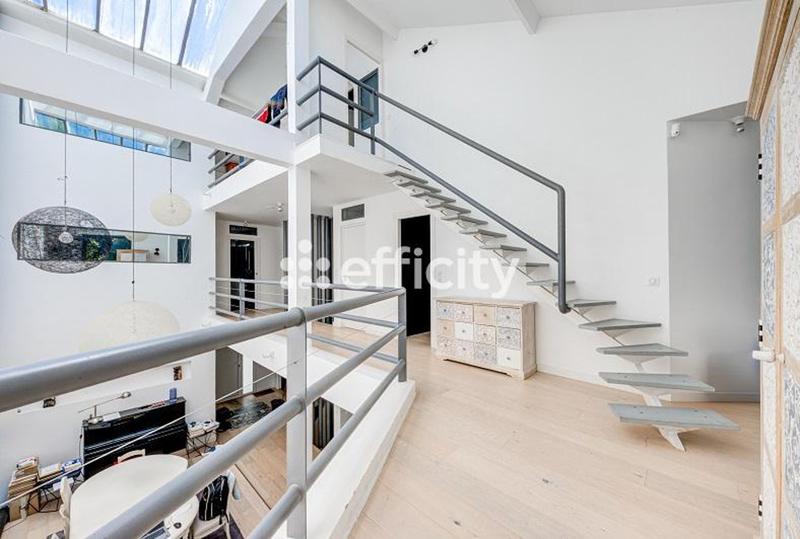 Maison de ville - 335 m² - 7 pièces