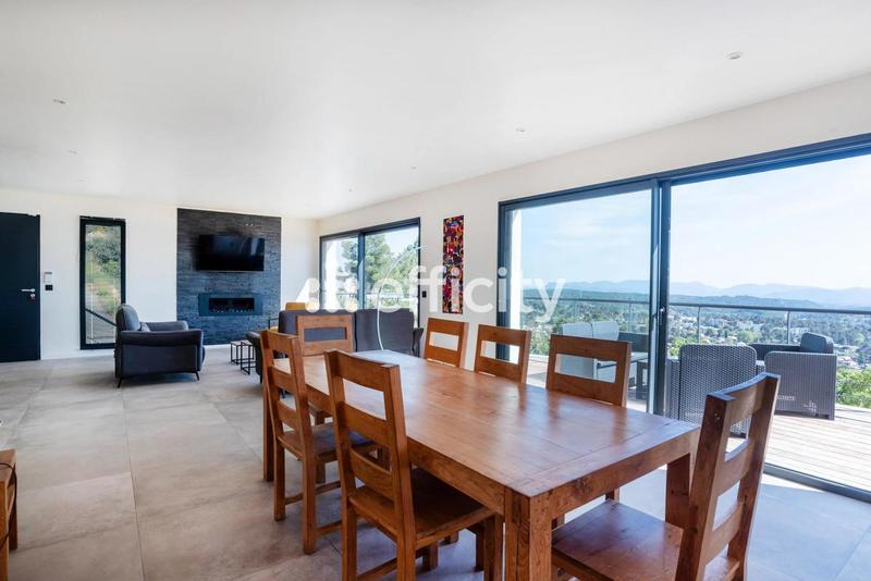 Maison - 152 m² - 5 pièces