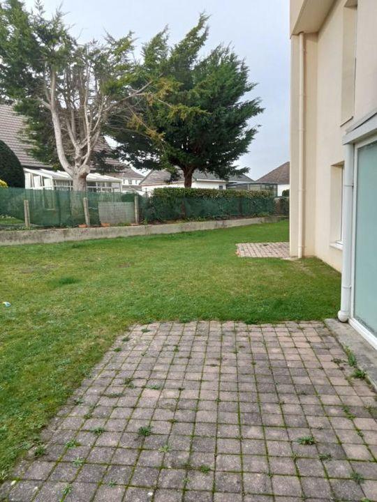 Local d'activité / Entrepôt - 319 m² - 18 pièces