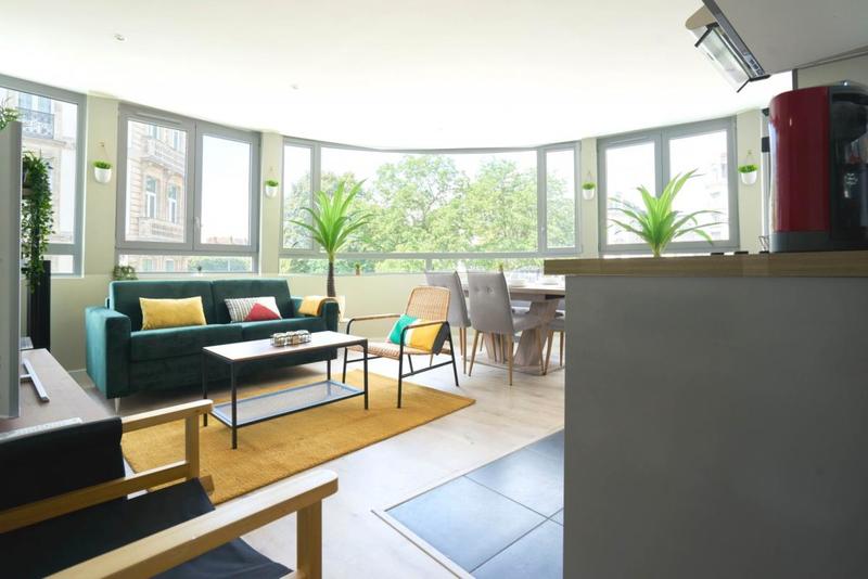 Appartement - 99 m² - 6 pièces