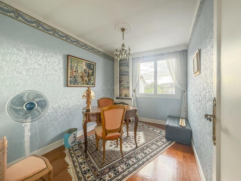 Maison - 131 m² - 8 pièces