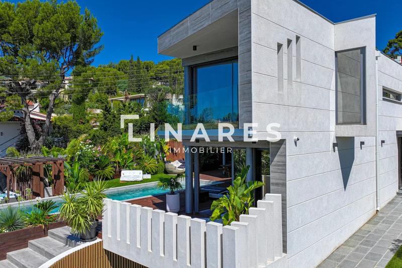 Villa - 250 m² - 6 pièces