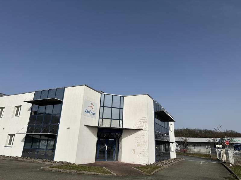 Local commercial - 2 000 m²