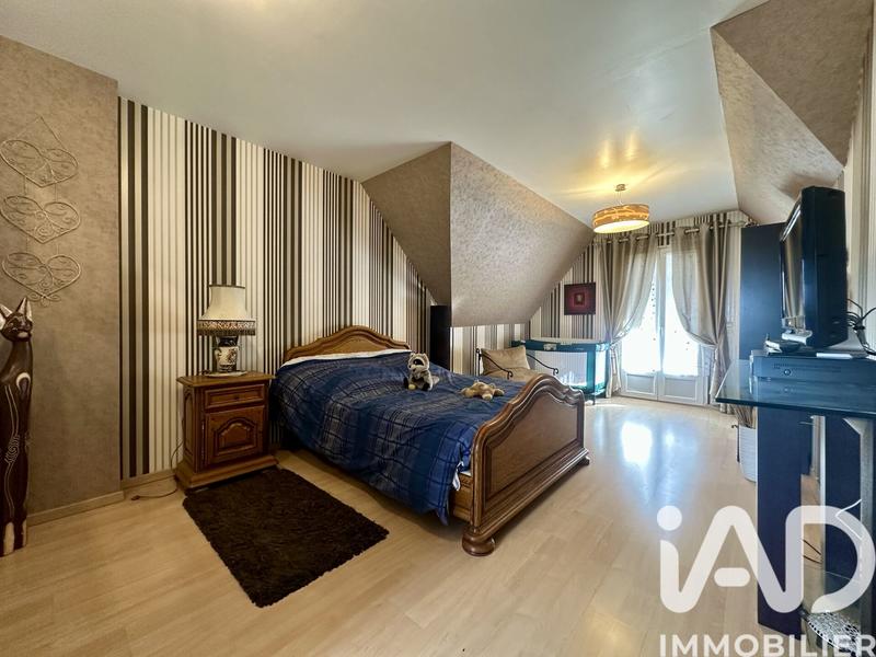 Maison - 156 m² - 7 pièces