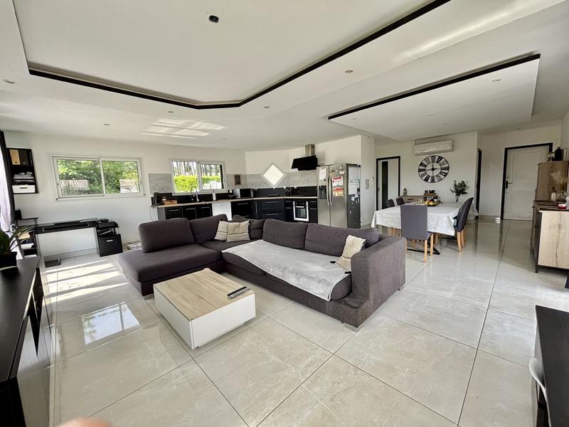 Maison contemporaine - 136 m² - 6 pièces