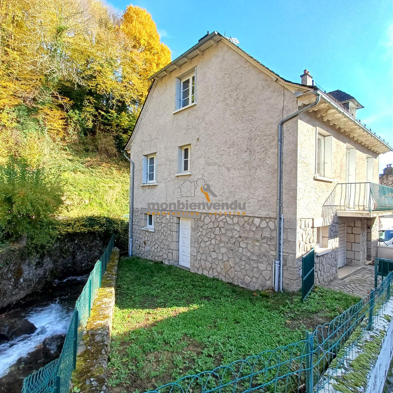 Maison traditionnelle - 115 m² - 6 pièces