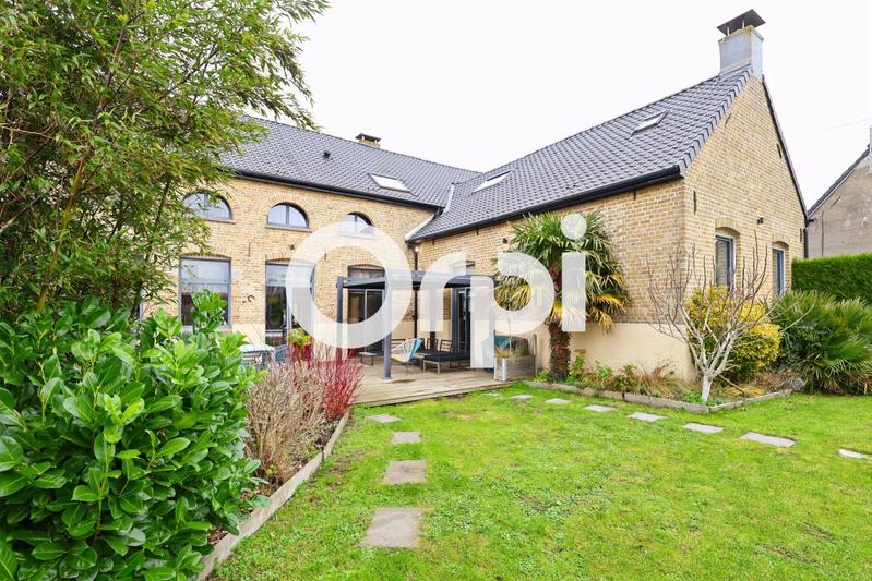 Maison - 243 m² - 5 pièces