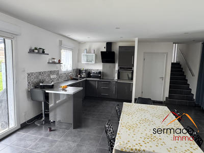 Maison - 99 m² - 5 pièces