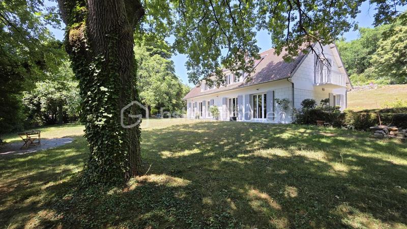 Villa - 230 m² - 9 pièces